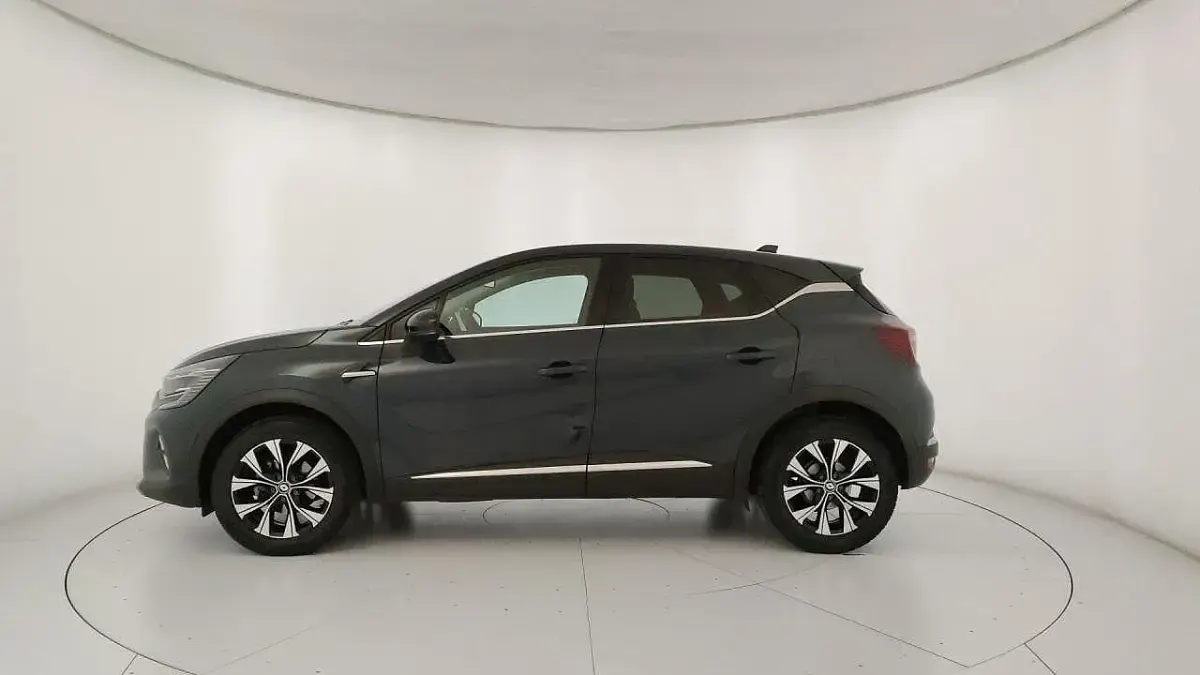 Usata Renault Captur Techno 101 CV (74 kW) 2023 Blu SUV