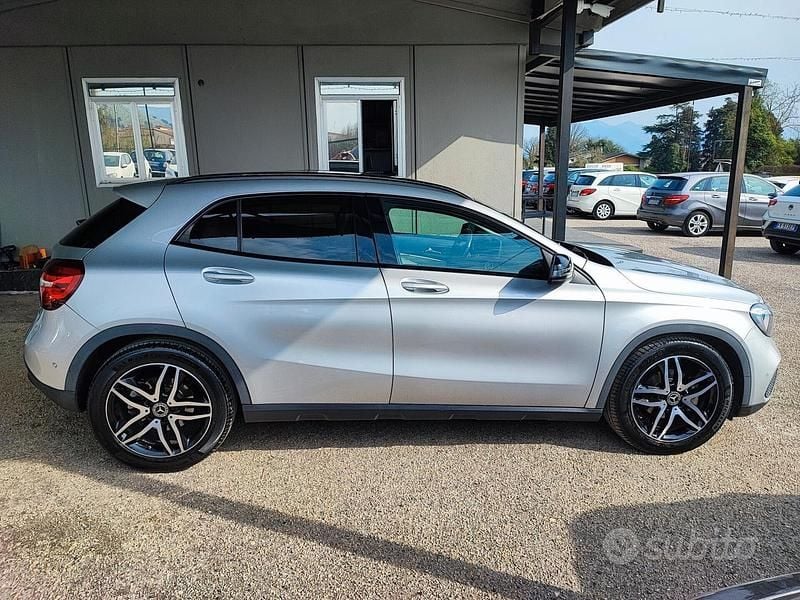 Usata Mercedes GLA200 Premium 136 CV (100 kW) 2018 Grigio SUV