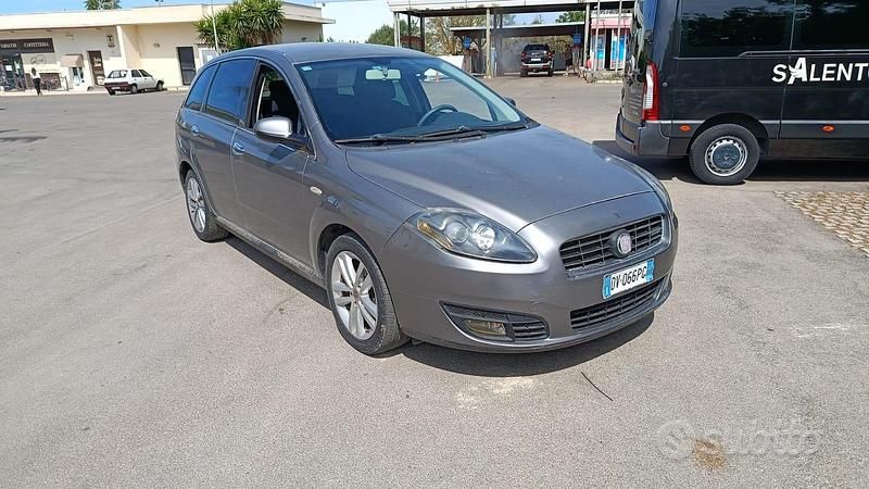 Grigio Usata 2009 Fiat Croma Tre volumi | 1800 € (Cara) - Immagine 1/4