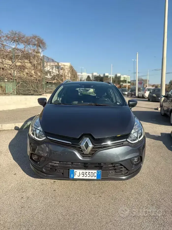 Usata Renault Clio GrandTour 90 CV (66 kW) 2017 Grigio Station wagon