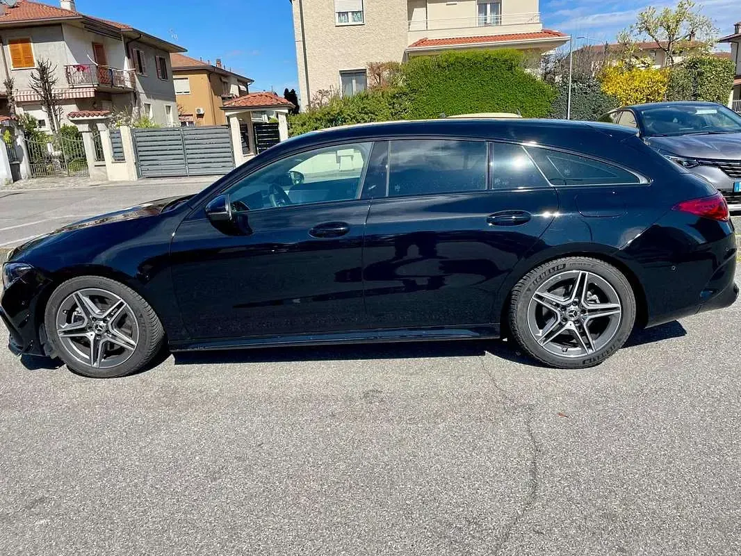 Usata Mercedes CLA200 Shooting Brake Premium 163 CV (119 kW) 2021 Nero Station wagon