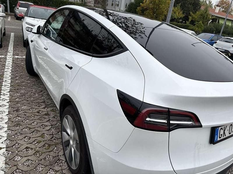 Usata 2022 Tesla Model Y RWD SUV | 31.000 € (Ottimo prezzo) - Immagine 1/4