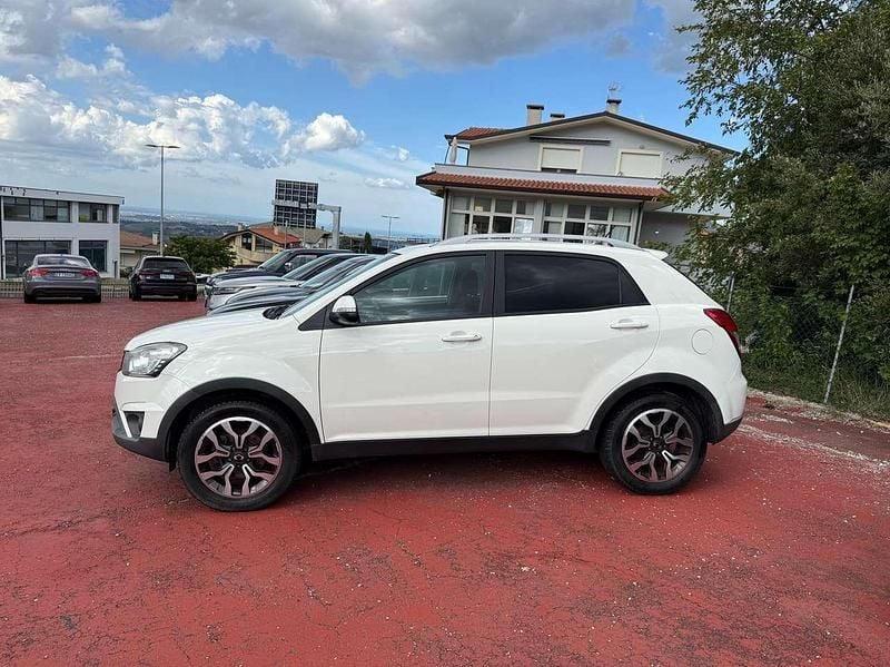 Usata Ssangyong (KGM) Korando 177 CV (130 kW) 2016 Bianco SUV