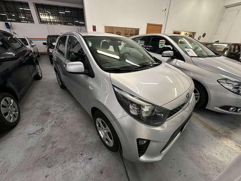 Begagnad Kia Picanto Active 67 HK (49 kW) 2019 Silver Halvkombi