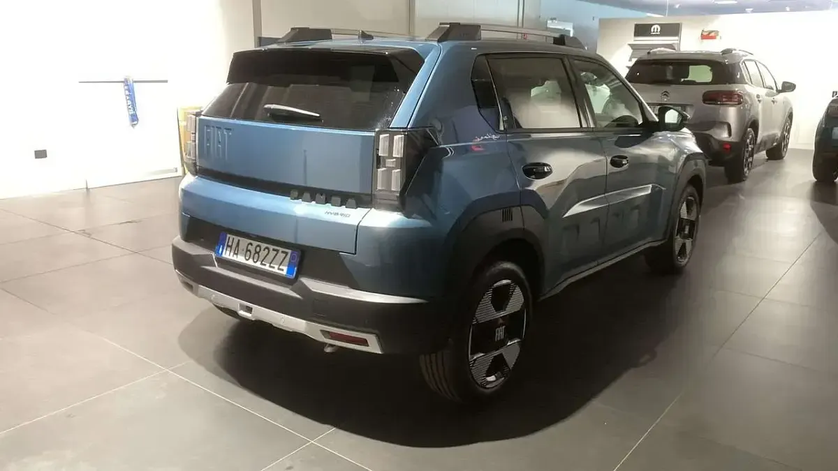 Nuova Fiat Grande Panda La Prima 110 CV (80 kW) 2025 Blu/azzurro Utilitaria
