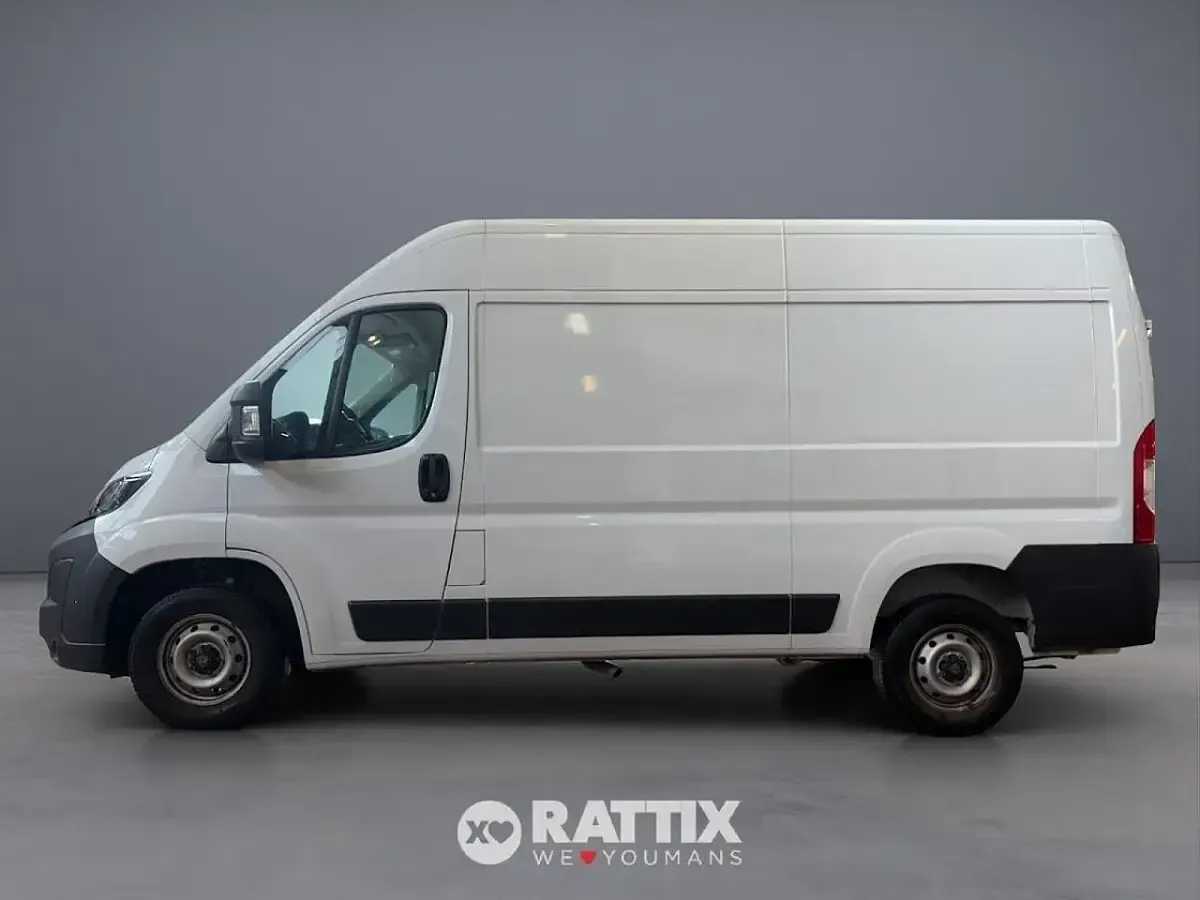 Usata Peugeot Boxer 140 CV (102 kW) 2024 Kaolin white Furgone