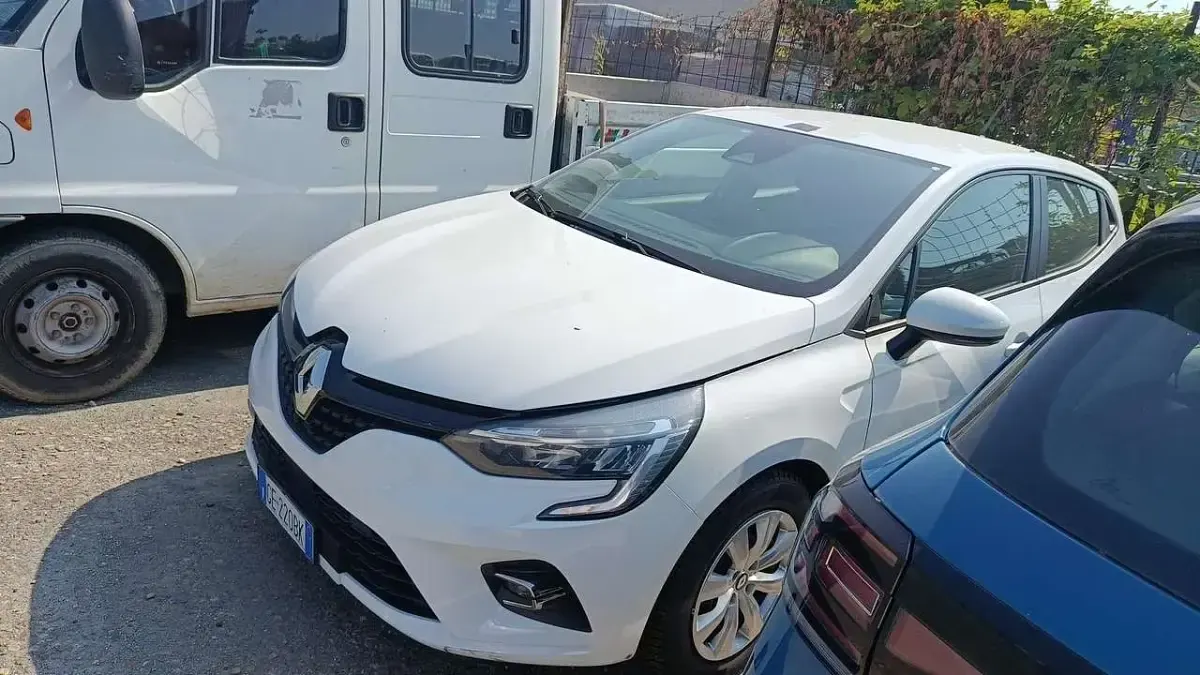 Usata Renault Clio V 82 CV (60 kW) 2021 Other Berlina