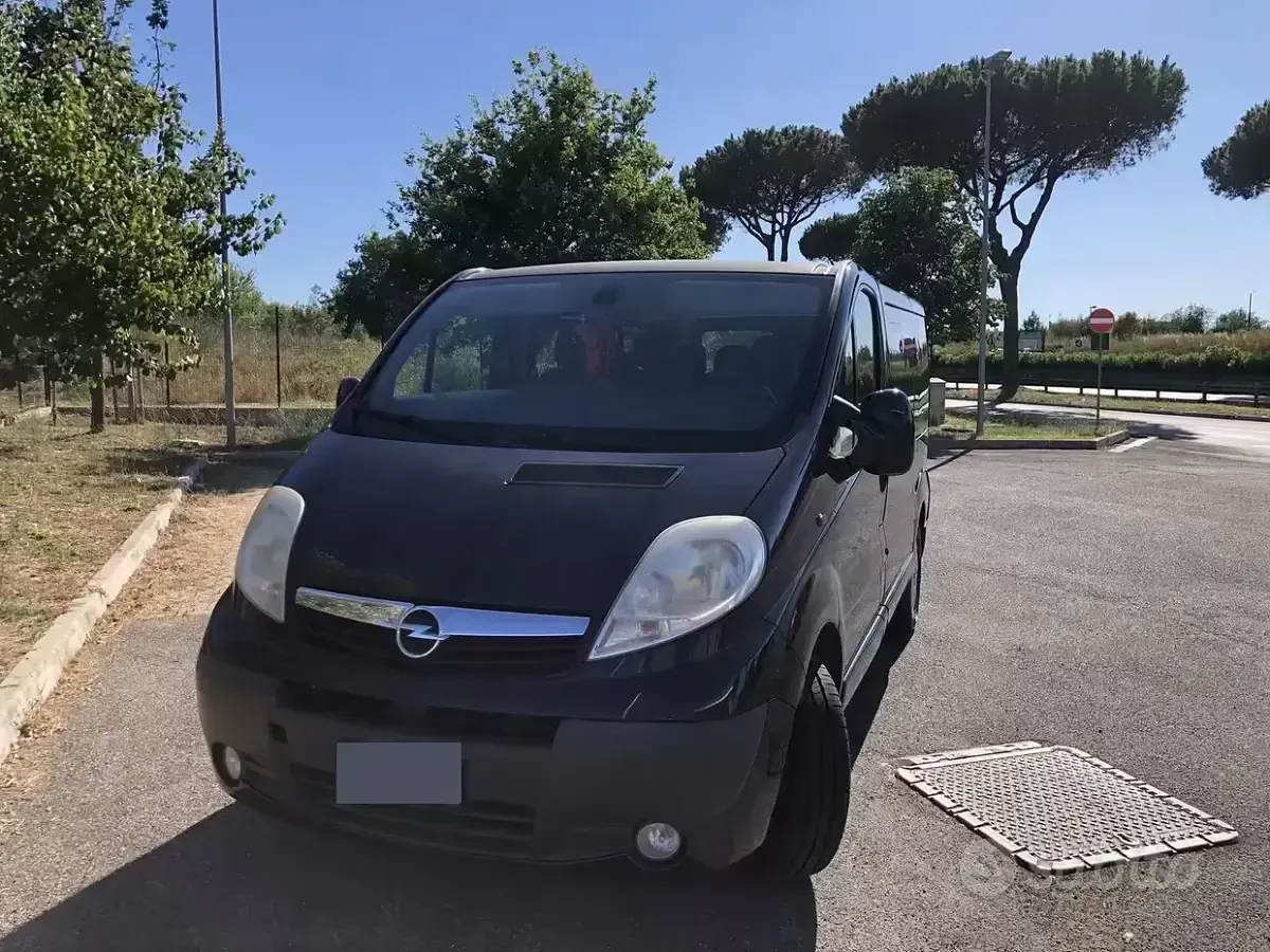 Usata Opel Vivaro 114 CV (83 kW) 2014 Nero Monovolume