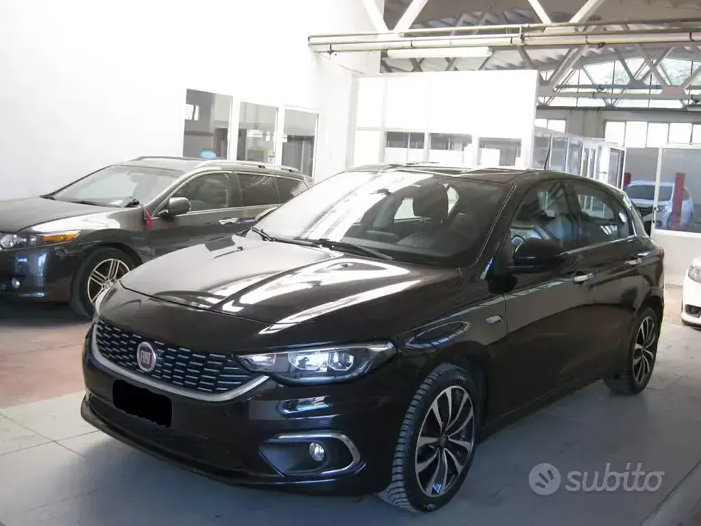 Usata Fiat Tipo Lounge 120 CV (88 kW) 2018 Nero Station wagon