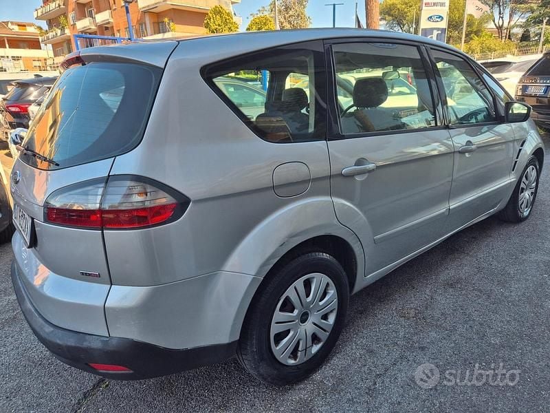Usata Ford S-MAX Titanium 140 CV (102 kW) 2008 Grigio Monovolume