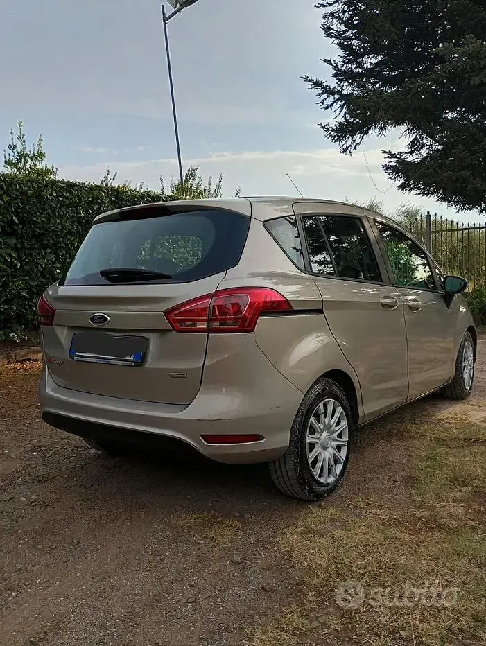 Usata Ford B-MAX 95 CV (69 kW) 2013 Beige Monovolume