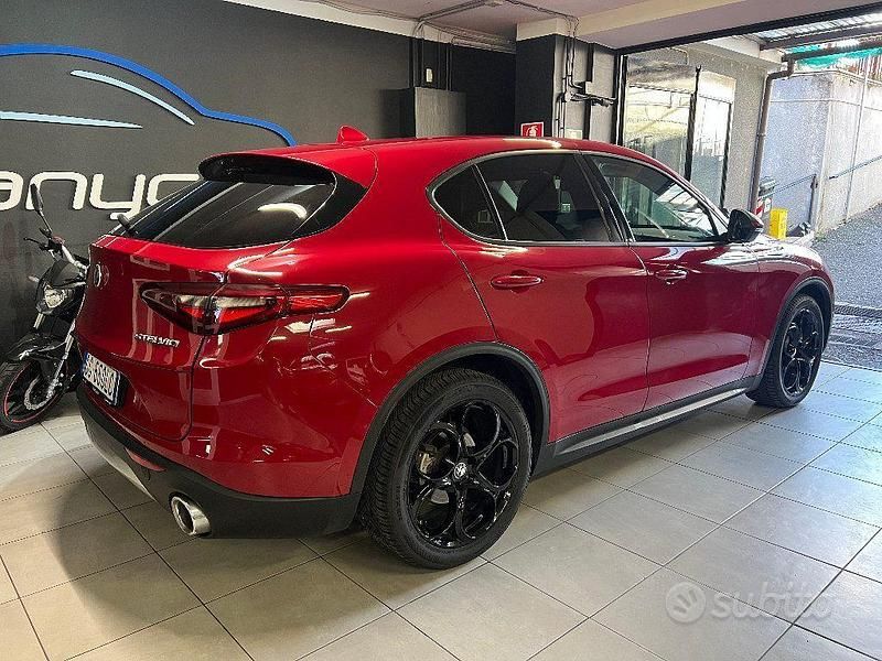 Usata Alfa Romeo Stelvio Business 160 CV (117 kW) 2021 Rosso SUV