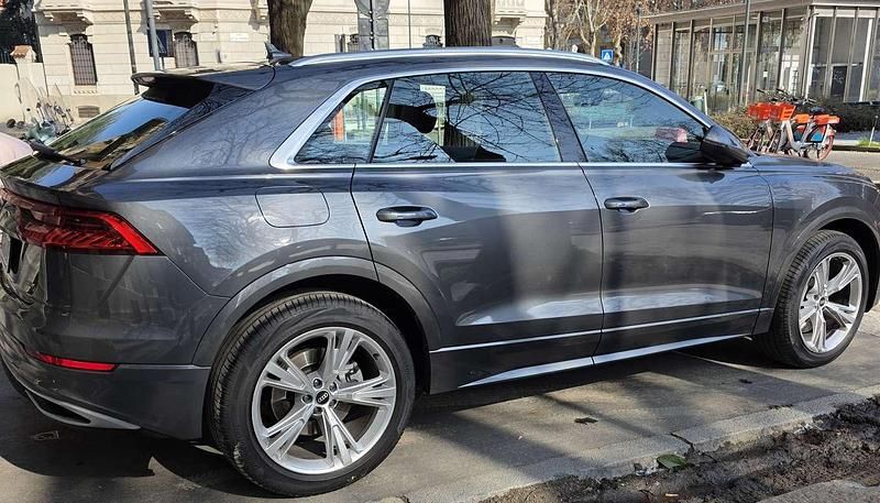 Usata Audi Q8 340 CV (250 kW) 2021 Grigio SUV