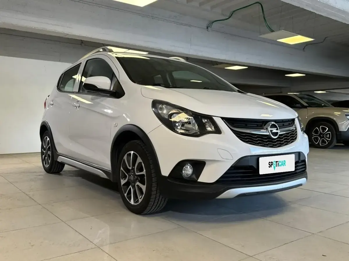 Usata Opel Karl Rocks 73 CV (53 kW) 2018 Bianco Utilitaria
