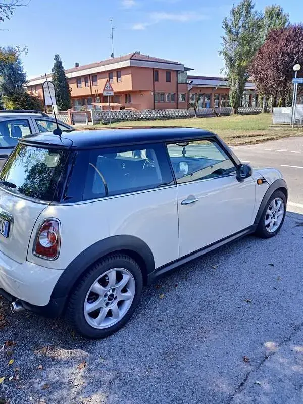 Usata Mini Cooper D 111 CV (81 kW) 2011 Utilitaria