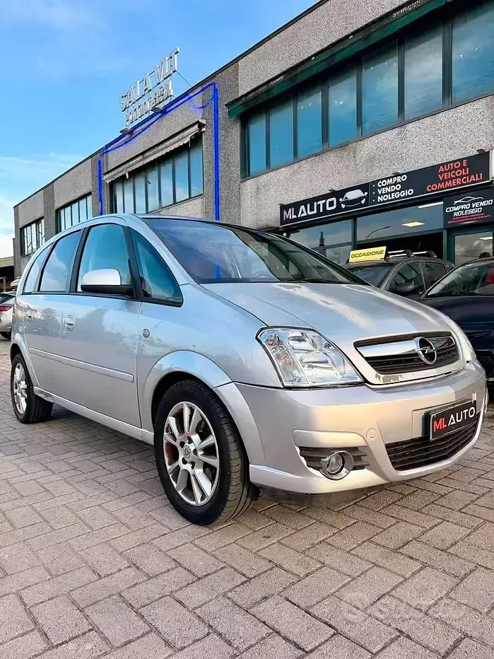 Usata Opel Meriva Cosmo 101 CV (74 kW) 2008 Grigio Monovolume