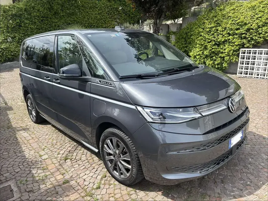 Usata VW Multivan Style 150 CV (110 kW) 2023 Monovolume