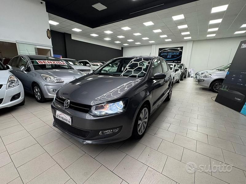 Usata VW Polo Comfortline 75 CV (55 kW) 2013 Grigio Utilitaria