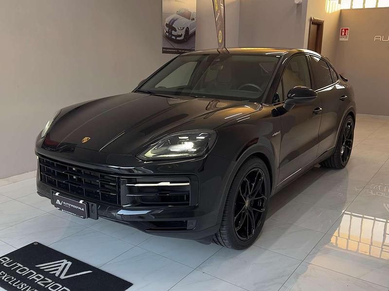 Usata Porsche Cayenne Coupe Black Edition 470 CV (345 kW) 2024 Nero cromite Coupé