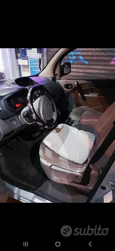 Usata Renault Kangoo 86 CV (63 kW) 2010 Grigio Berlina