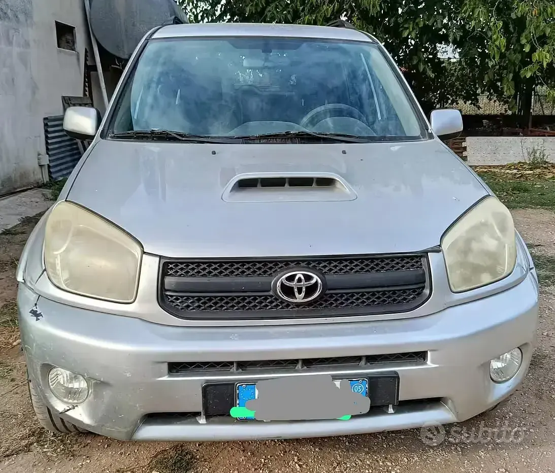 Usata Toyota RAV4 116 CV (85 kW) 2005 Grigio SUV