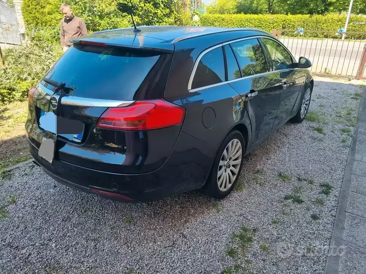Usata Opel Insignia Cosmo 131 CV (96 kW) 2010 Nero Station wagon