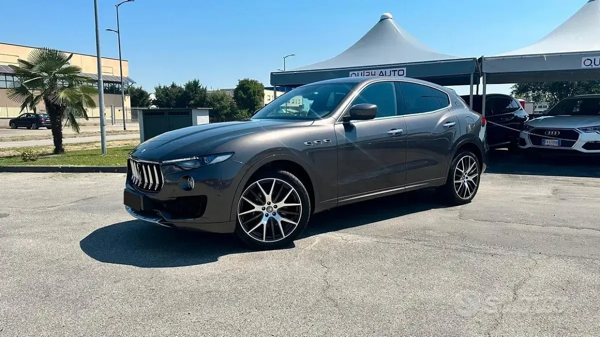 Usata Maserati Levante 275 CV (202 kW) 2017 Grigio SUV