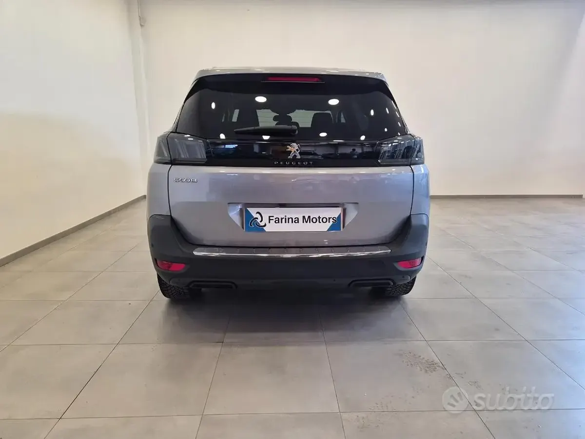 Usata Peugeot 5008 Allure 131 CV (96 kW) 2021 Grigio SUV
