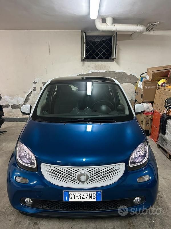 Begagnad Smart ForFour Prime 71 HK (52 kW) 2015 Blå Halvkombi