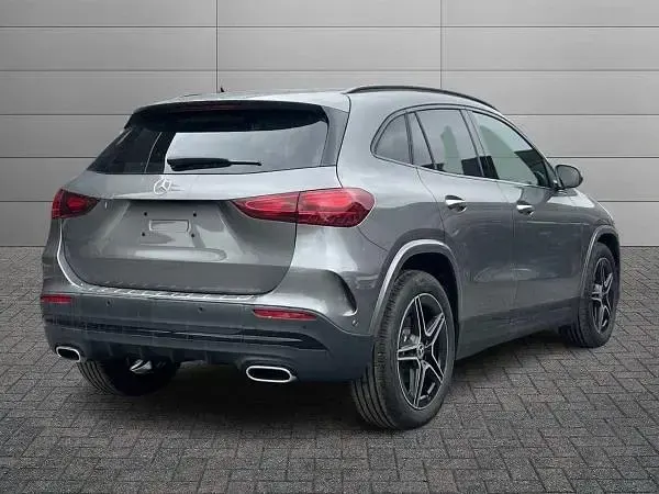 Nuova Mercedes GLA180 116 CV (85 kW) 2026 Grigio SUV