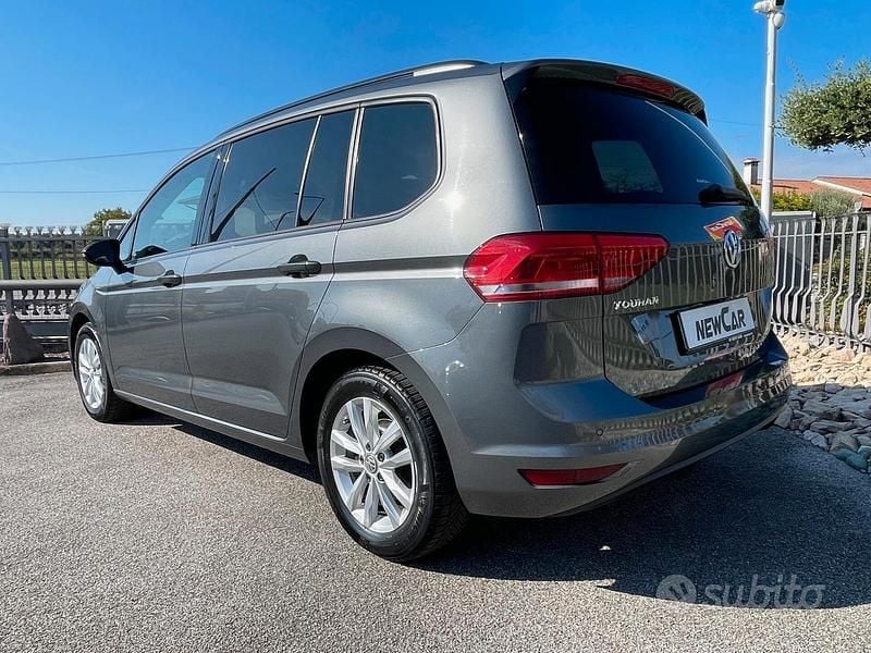 Usata VW Touran Executive 115 CV (84 kW) 2017 Grigio Monovolume