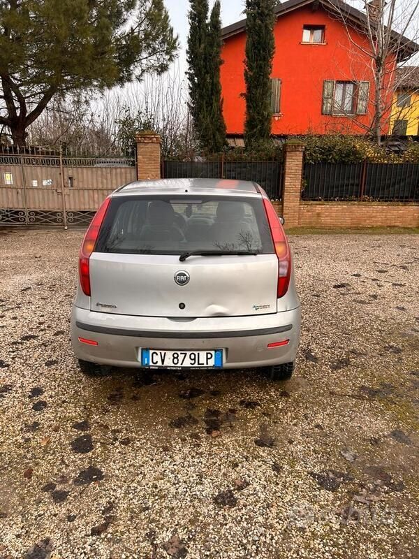 Usata Fiat Punto 80 CV (58 kW) 2004 Utilitaria