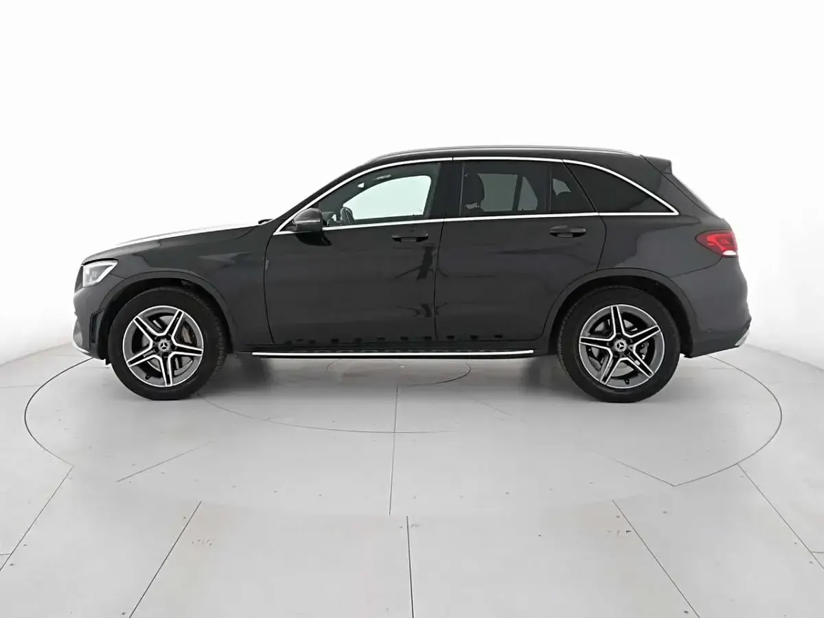 Usata Mercedes GLC300 Premium 245 CV (180 kW) 2020 Nero SUV