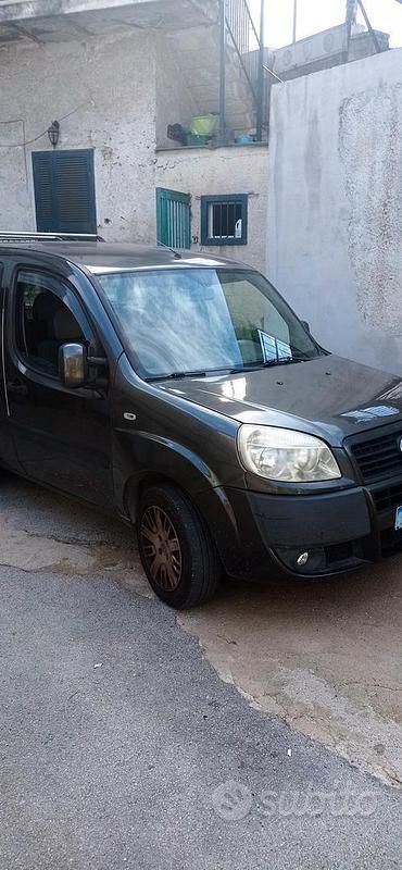 Usata Fiat Doblò 75 CV (55 kW) 2008 Grigio Monovolume