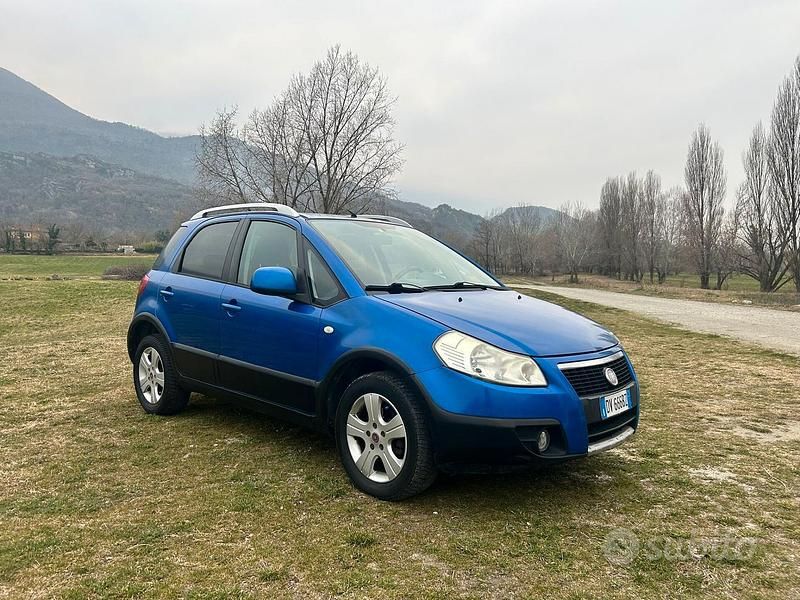 Usata Fiat Sedici 120 CV (88 kW) 2008 Blu SUV