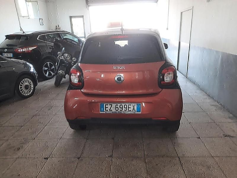 Usata Smart ForFour 70 CV (51 kW) 2015 Arancione Utilitaria