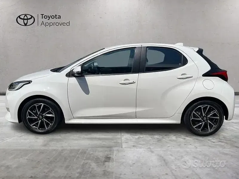 Usata Toyota Yaris Hybrid Trend 92 CV (67 kW) 2022 Bianco SUV