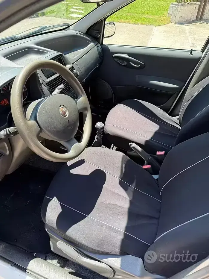 Usata Fiat Punto Classica 60 CV (44 kW) 2009 Bianco Utilitaria