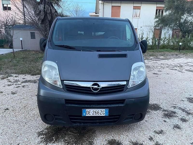 Usata Opel Vivaro 114 CV (83 kW) 2007 Grigio Monovolume