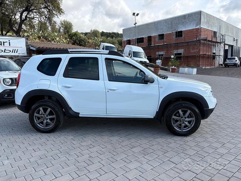 Usata Dacia Duster Ambiance 110 CV (80 kW) 2011 Bianco SUV