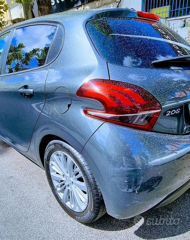 Usata Peugeot 208 Allure 82 CV (60 kW) 2017 Grigio Utilitaria