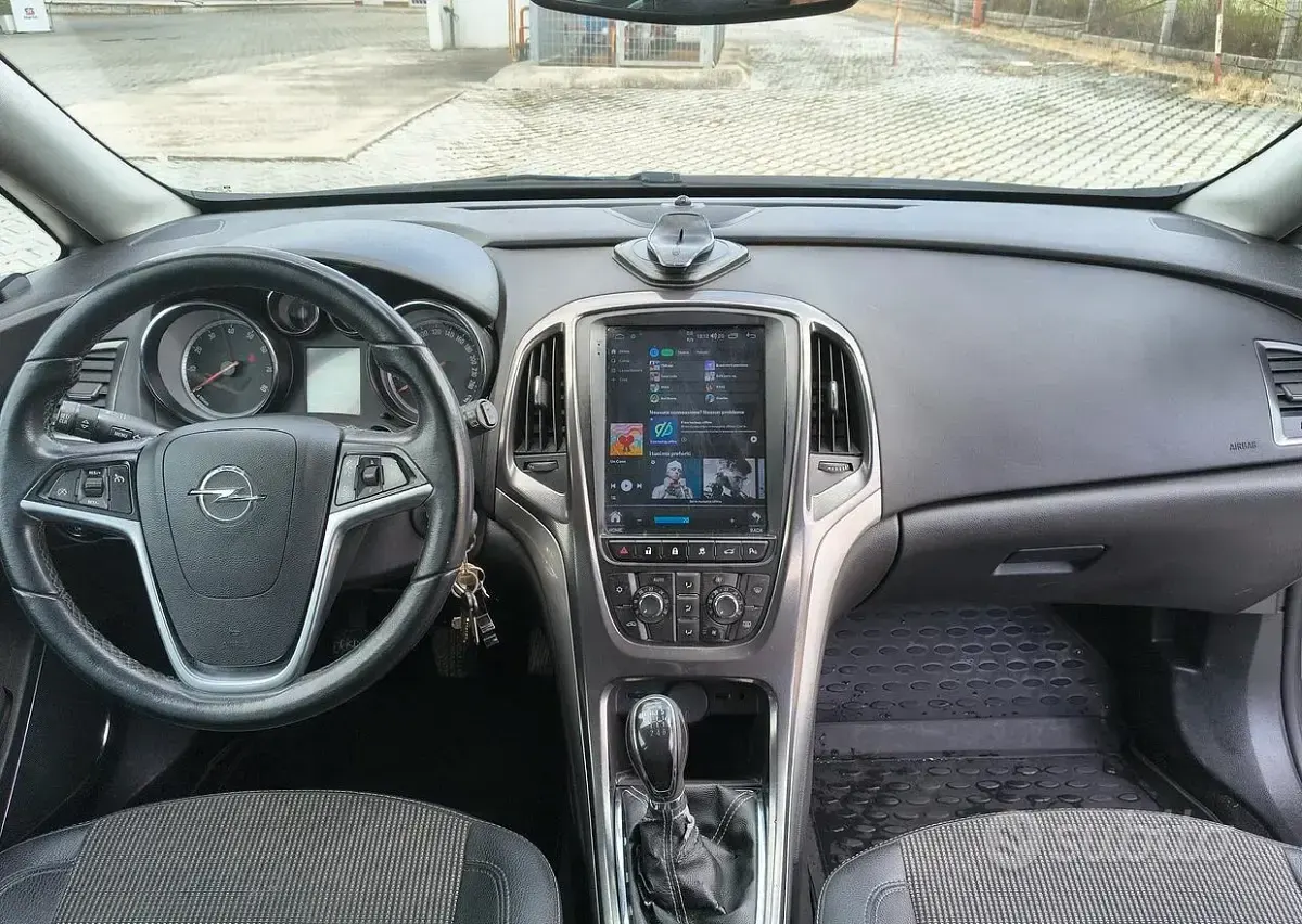 Usata Opel Astra 140 CV (102 kW) 2012 Nero Station wagon