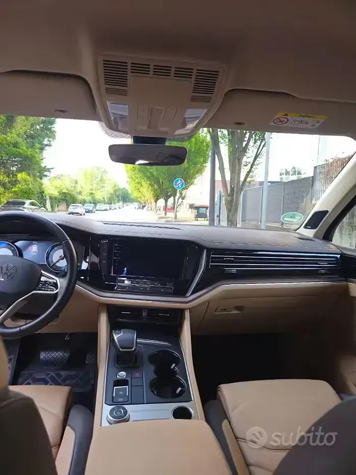 Usata VW Touareg 2021 Grigio SUV
