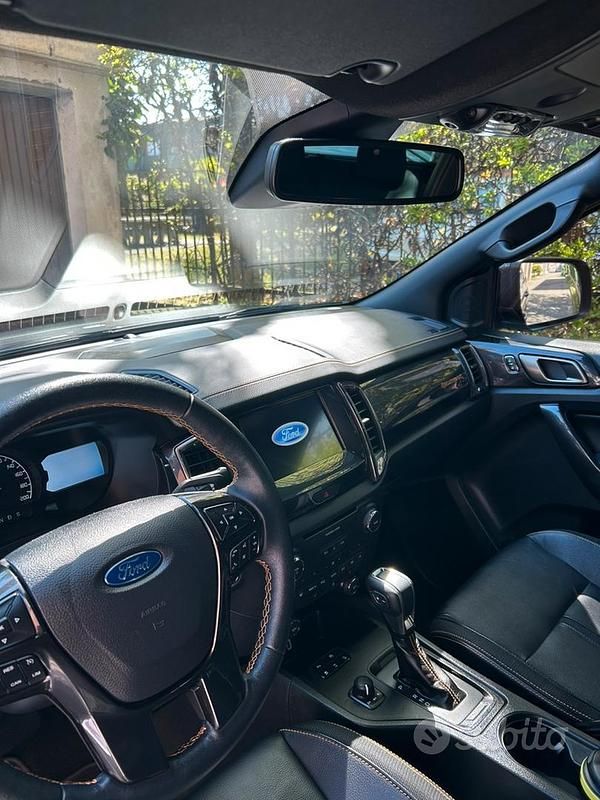 Usata Ford Ranger 213 CV (156 kW) 2020 Nero Pick-up