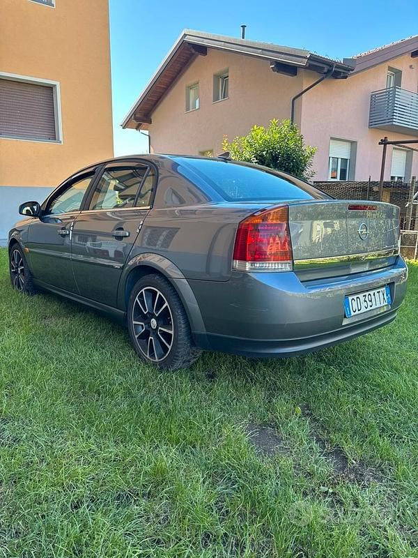 Usata Opel Vectra 125 CV (91 kW) 2003 Grigio Berlina