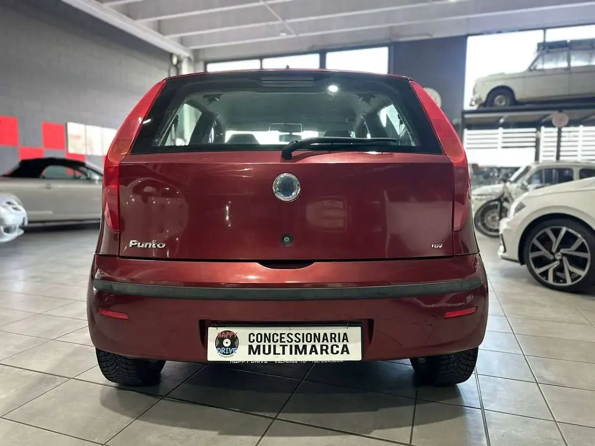 Usata Fiat Punto Emotion 95 CV (69 kW) 2004 Rosso Utilitaria