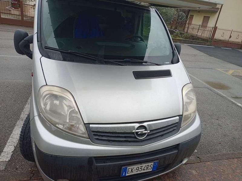 Usata Opel Vivaro 120 CV (88 kW) 2011 Monovolume