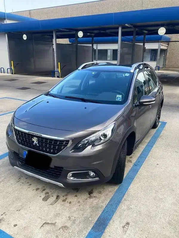 Usata Peugeot 2008 S 110 CV (80 kW) 2017 Nero SUV