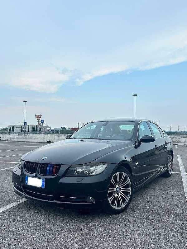 Usata 2006 BMW 330 Tre volumi | 3000 € (Super prezzo) - Immagine 1/4