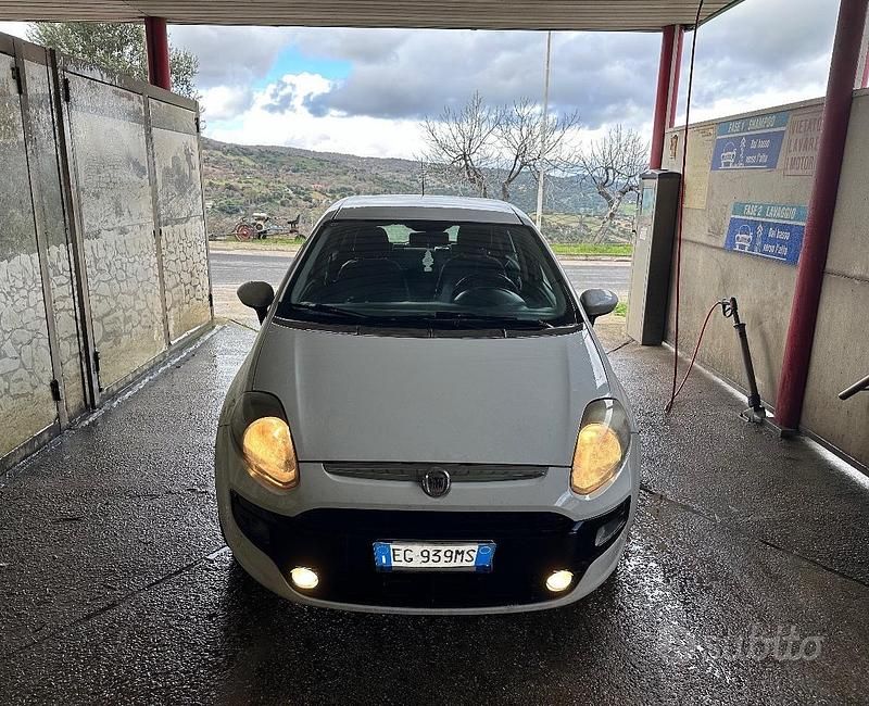 Usata Fiat Punto Evo 75 CV (55 kW) 2011 Bianco Utilitaria